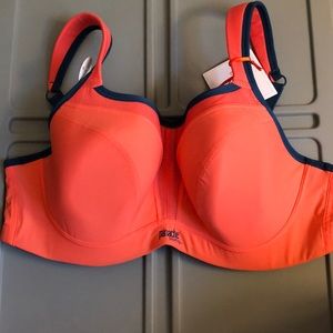 NWT sports bra